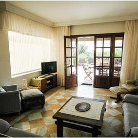 3 Bedroom Villa with Pool in Playa Blanca, Sleeps 6